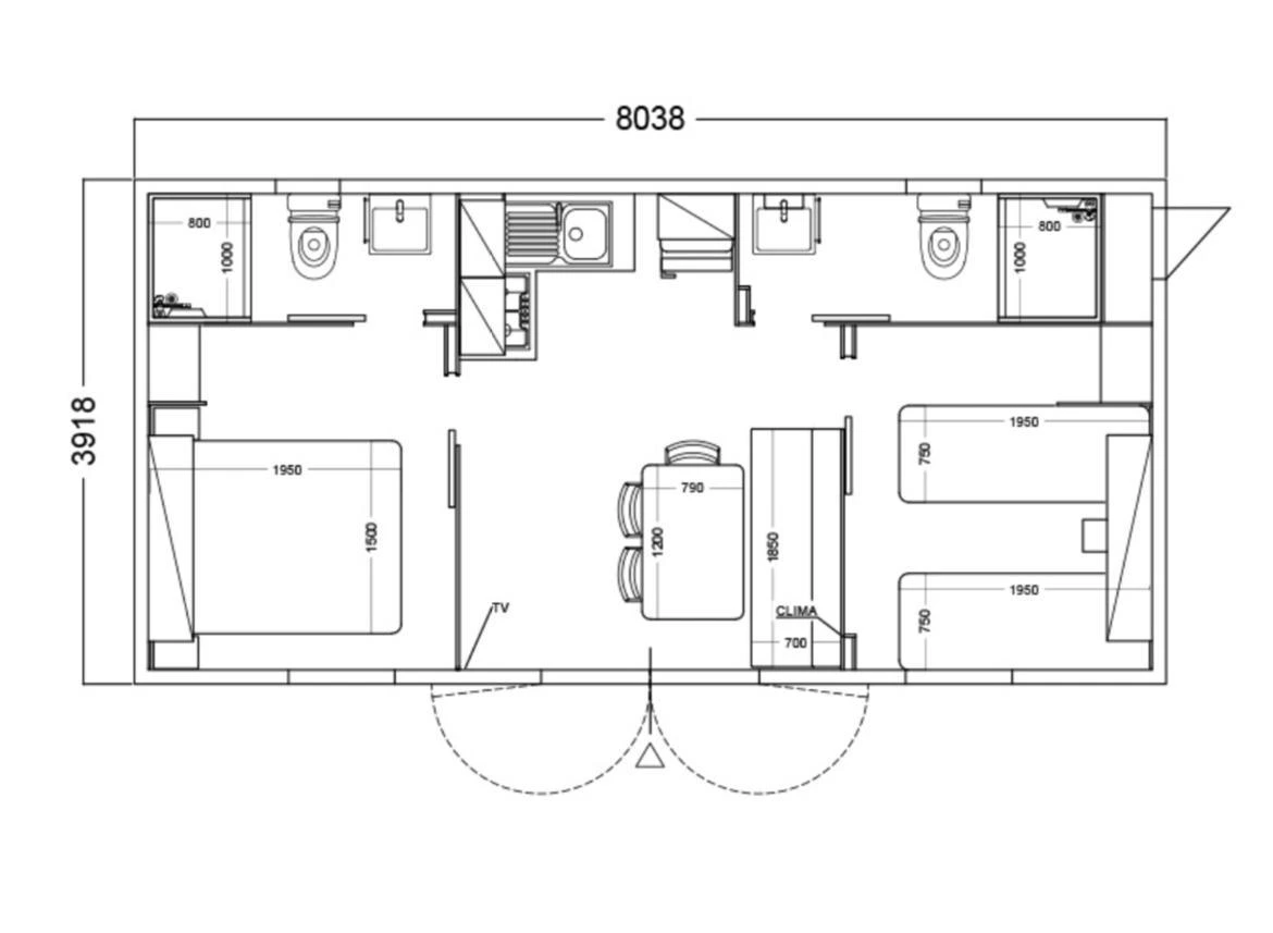 Pianta tecnica della Mobilhome con quote: due camere da letto, cucina, due bagni e zona pranzo