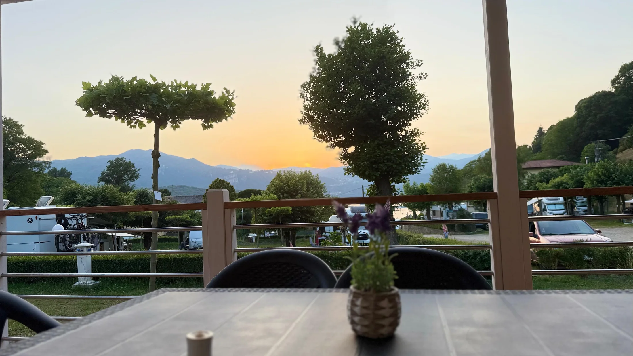 Tramonto sul Lago d'Orta visto dalla veranda della Mobilhome